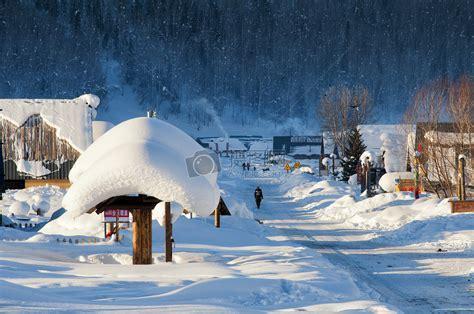 逃出飘雪屋子